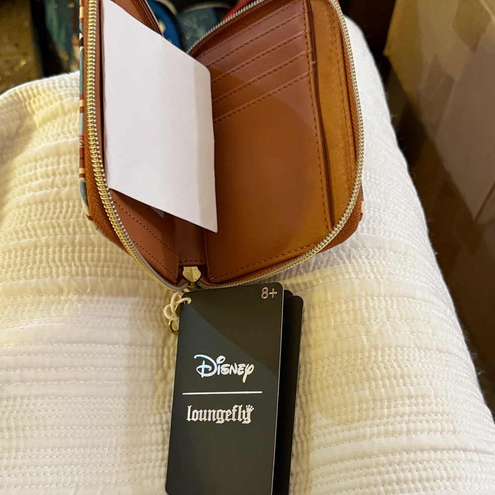 Loungefly Disney Dogs Gallery Character Print Wallet - Tan and Blue NWT - Picture 4 of 4